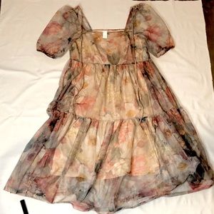 Tiered puff sleeved maxi dress